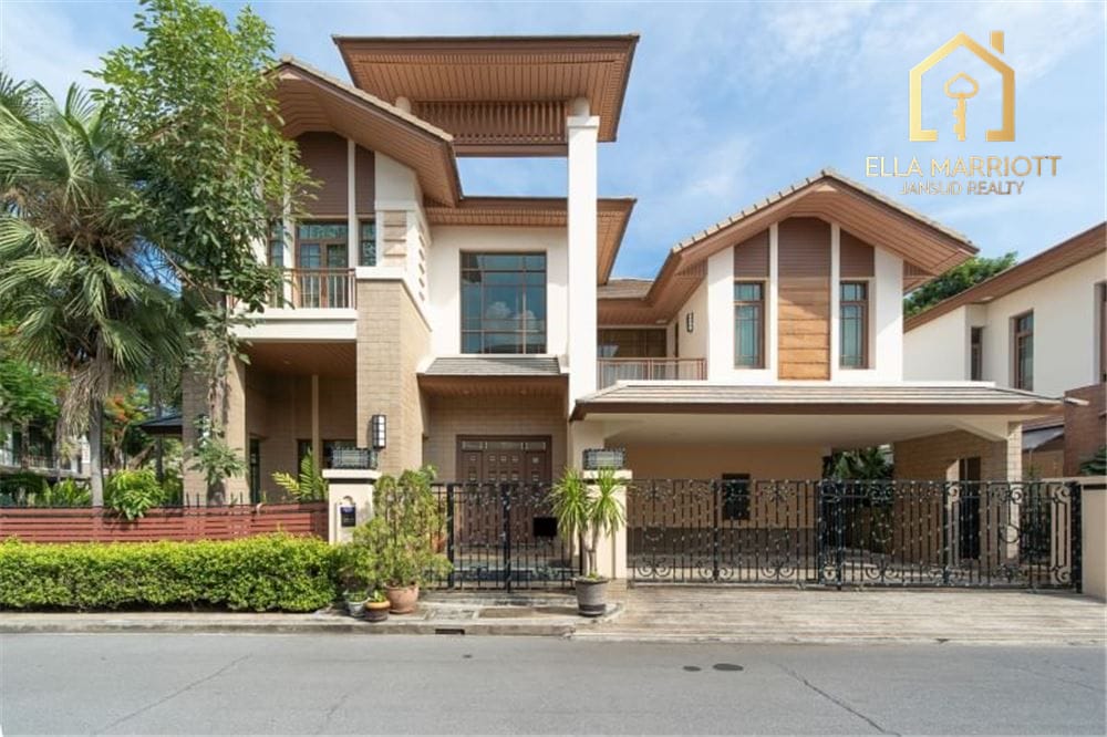 Corner Unit Single House with Private Pool 4