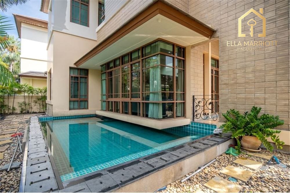 Corner Unit Single House with Private Pool 6