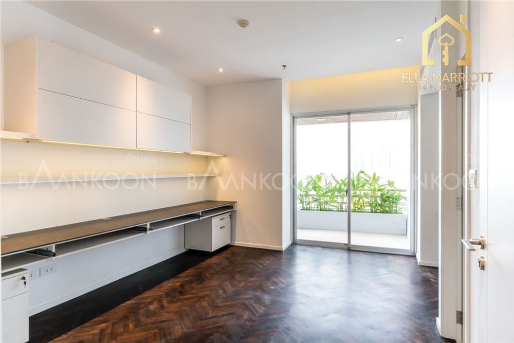 Moderne 4-Schlafzimmer-Eigentumswohnung in Sathorn zu verkaufen 17
