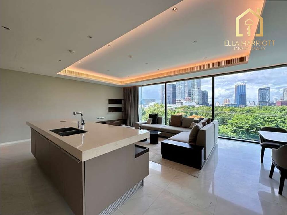 A unit with magnigicent panoramic views of Lumpini Park. 16