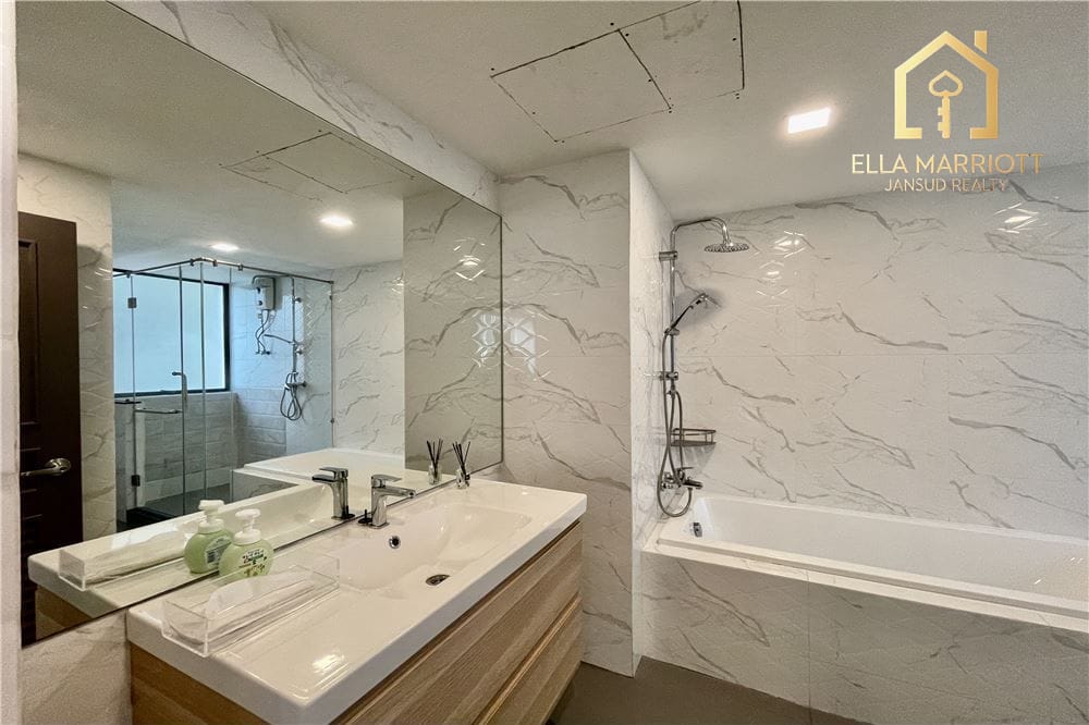 Renovated 3-Bed Condo for Sale with Tenant in President Park, Sukhumvit 24 - 13 Mins Walk to MRT Queen Sirikit 12