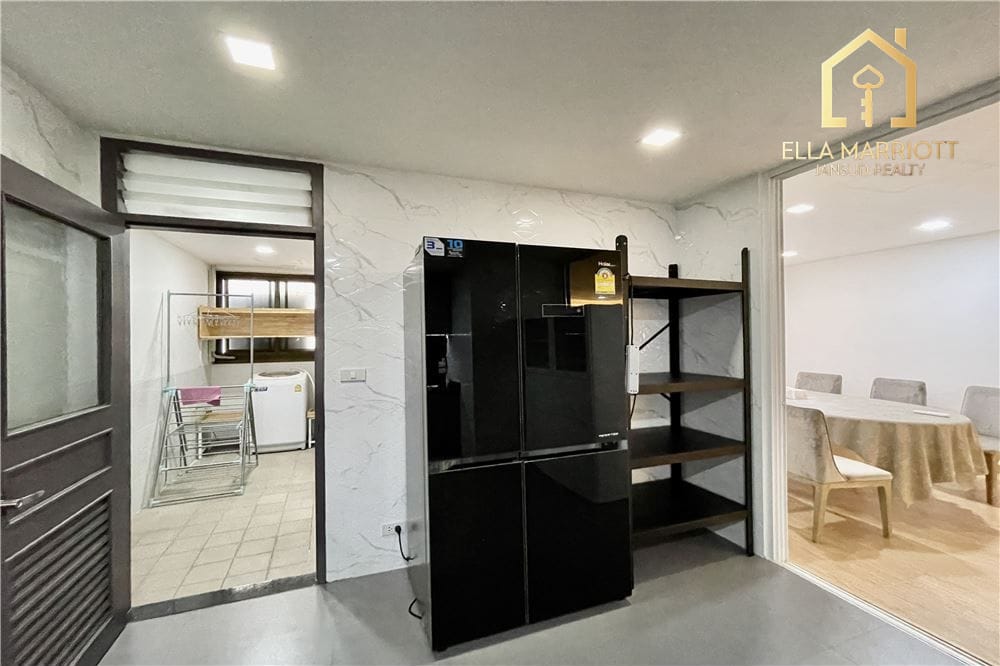 Renovated 3-Bed Condo for Sale with Tenant in President Park, Sukhumvit 24 - 13 Mins Walk to MRT Queen Sirikit 3