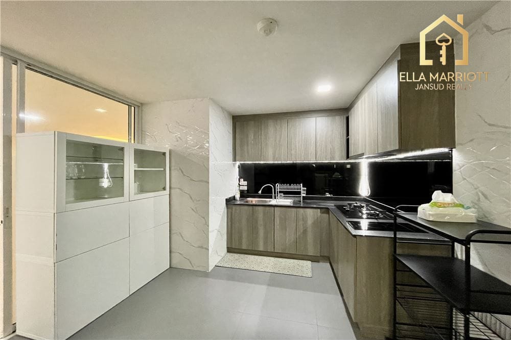 Renovated 3-Bed Condo for Sale with Tenant in President Park, Sukhumvit 24 - 13 Mins Walk to MRT Queen Sirikit 4