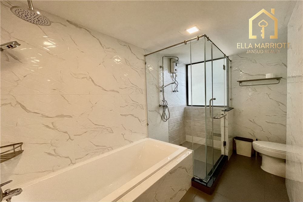 Renovated 3-Bed Condo for Sale with Tenant in President Park, Sukhumvit 24 - 13 Mins Walk to MRT Queen Sirikit 5