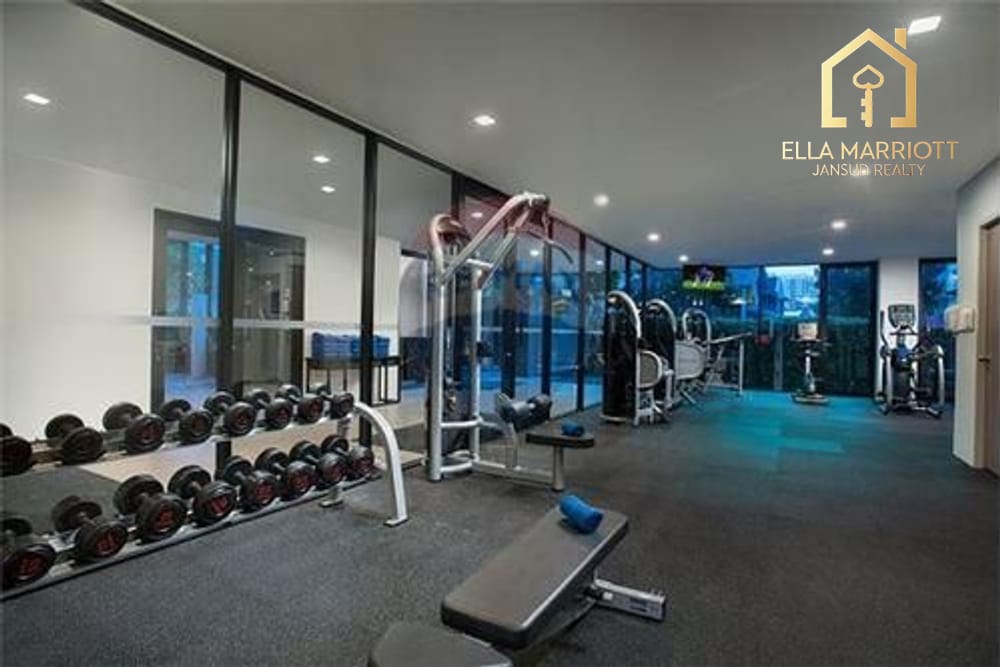 For Rent: Expansive 2-Bedroom Condo in Ekkamai 5