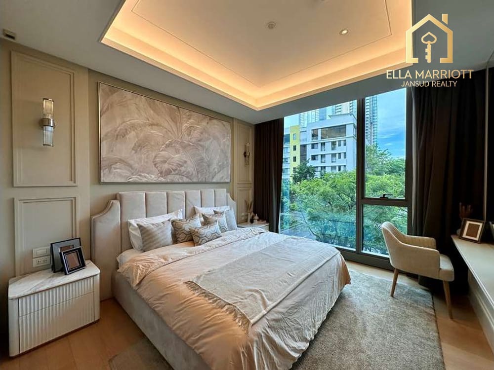 Fully Furnished Condo for Sale at Baan Sindhorn 4