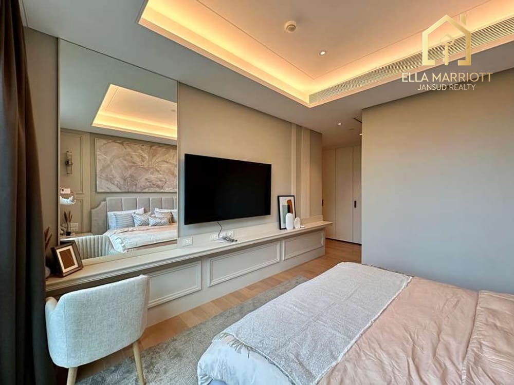 Fully Furnished Condo for Sale at Baan Sindhorn 5