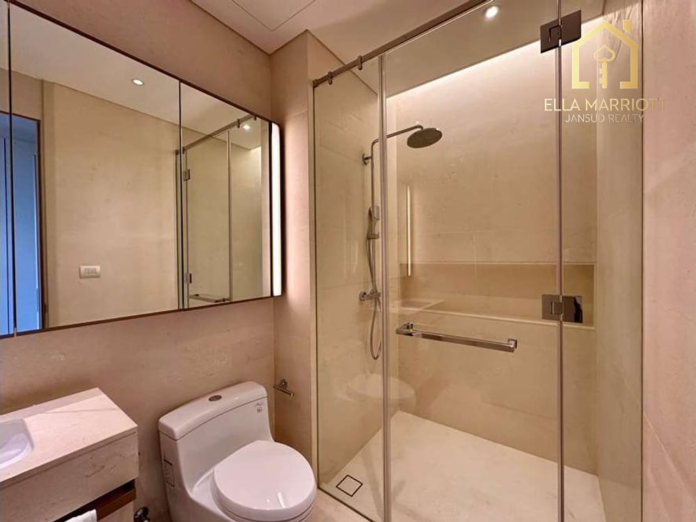 Fully Furnished Condo for Sale at Baan Sindhorn 9