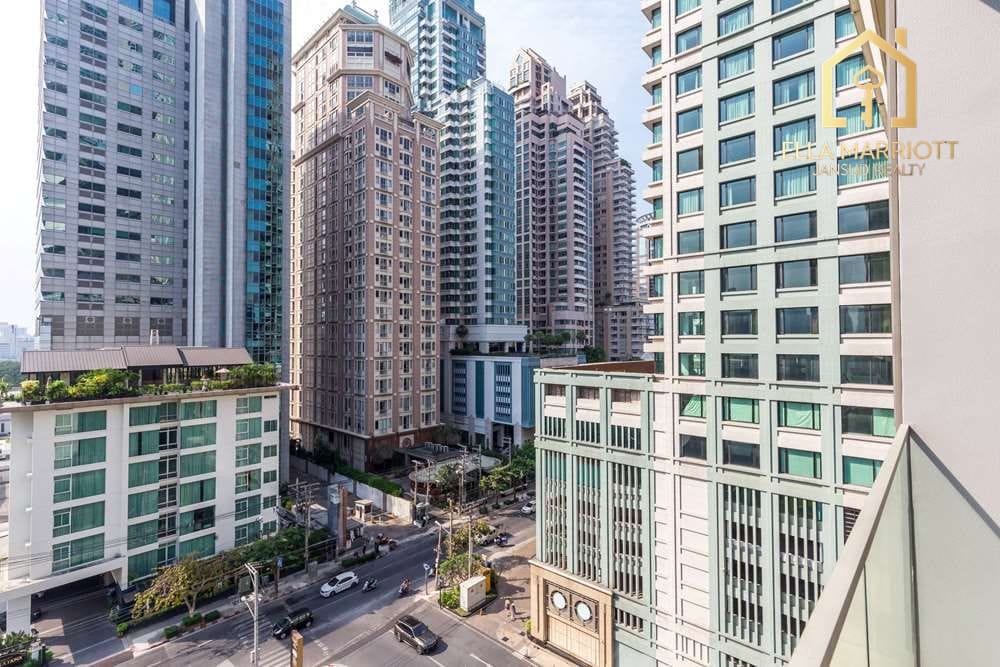 Fully Furnished Condo for Sale at Baan Sindhorn 21