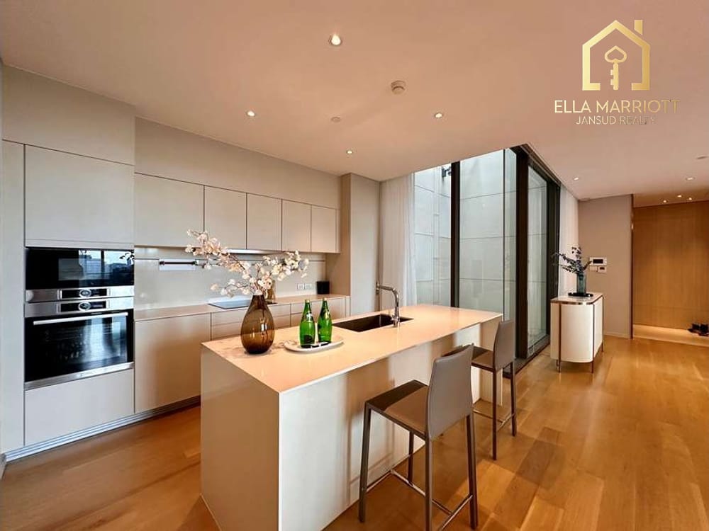 Fully Furnished Condo for Sale at Baan Sindhorn 6