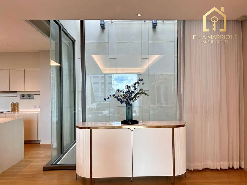 Fully Furnished Condo for Sale at Baan Sindhorn 7
