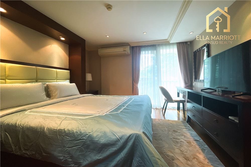 2BR Condo in Sukhumvit 61 | Pet-Friendly & Shuttle to BTS 7