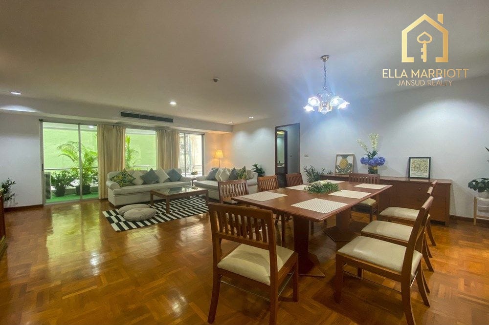 3 Bedroom Pet-Friendly Condo for Rent Near BTS Phrom Phong, Sukhumvit 1