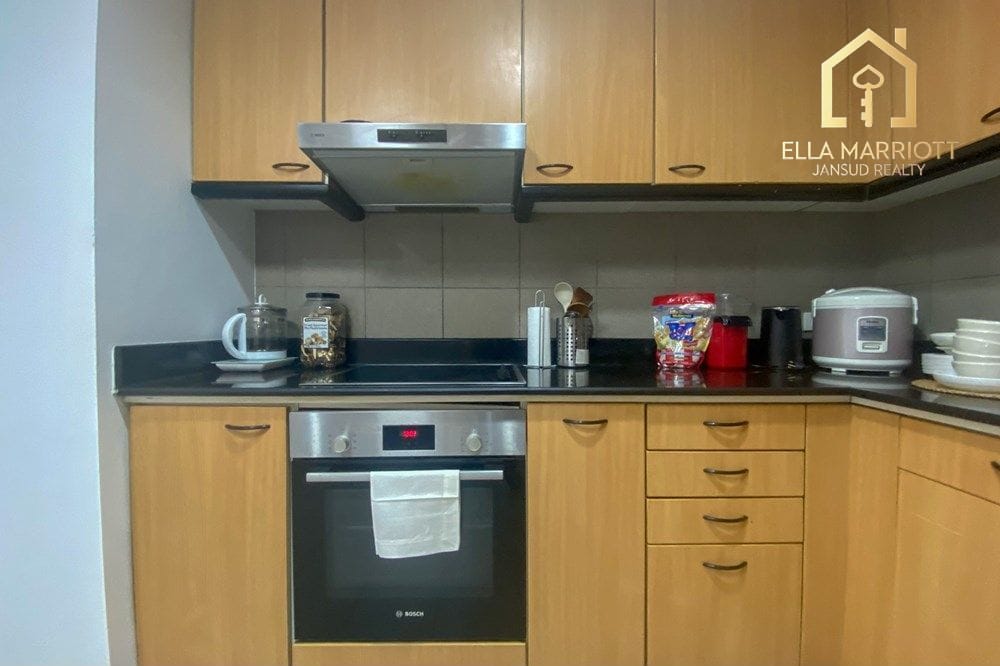 3 Bedroom Pet-Friendly Condo for Rent Near BTS Phrom Phong, Sukhumvit 15