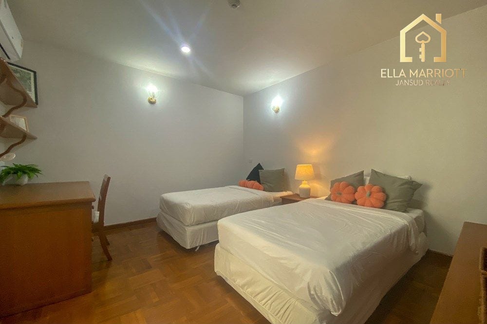 3 Bedroom Pet-Friendly Condo for Rent Near BTS Phrom Phong, Sukhumvit 9