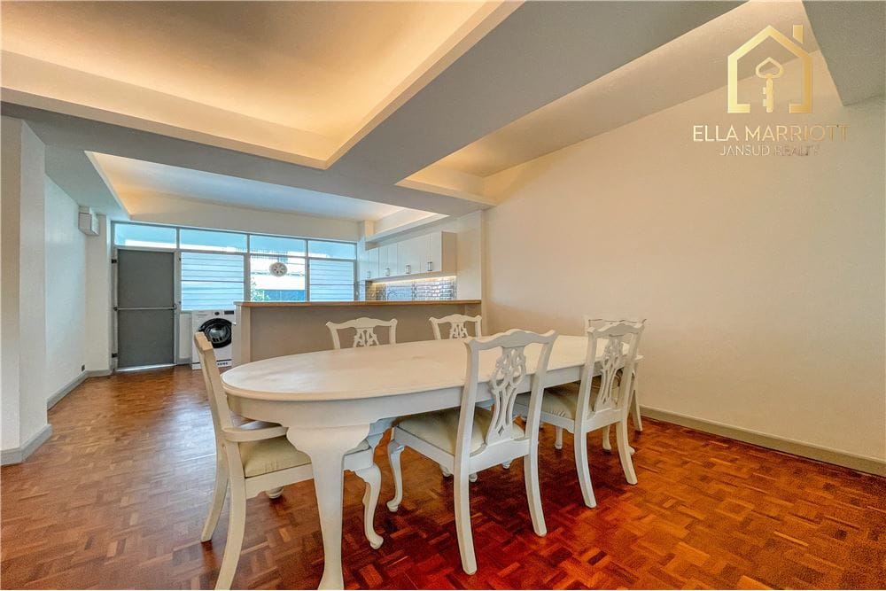 New renovated 3 bedrooms pets friendly in Thonglor. 3
