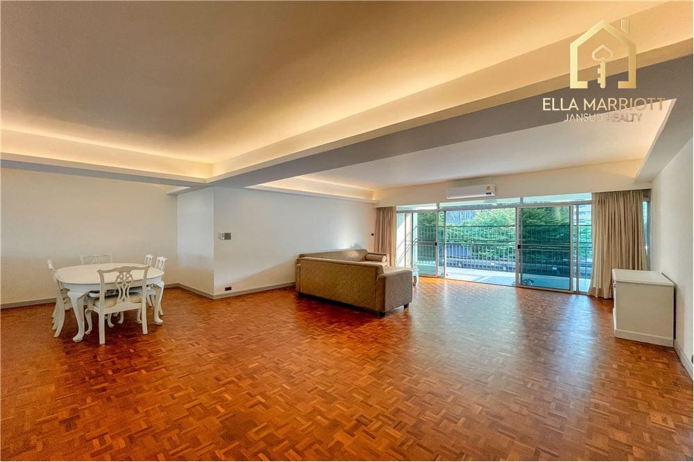 New renovated 3 bedrooms pets friendly in Thonglor. 4