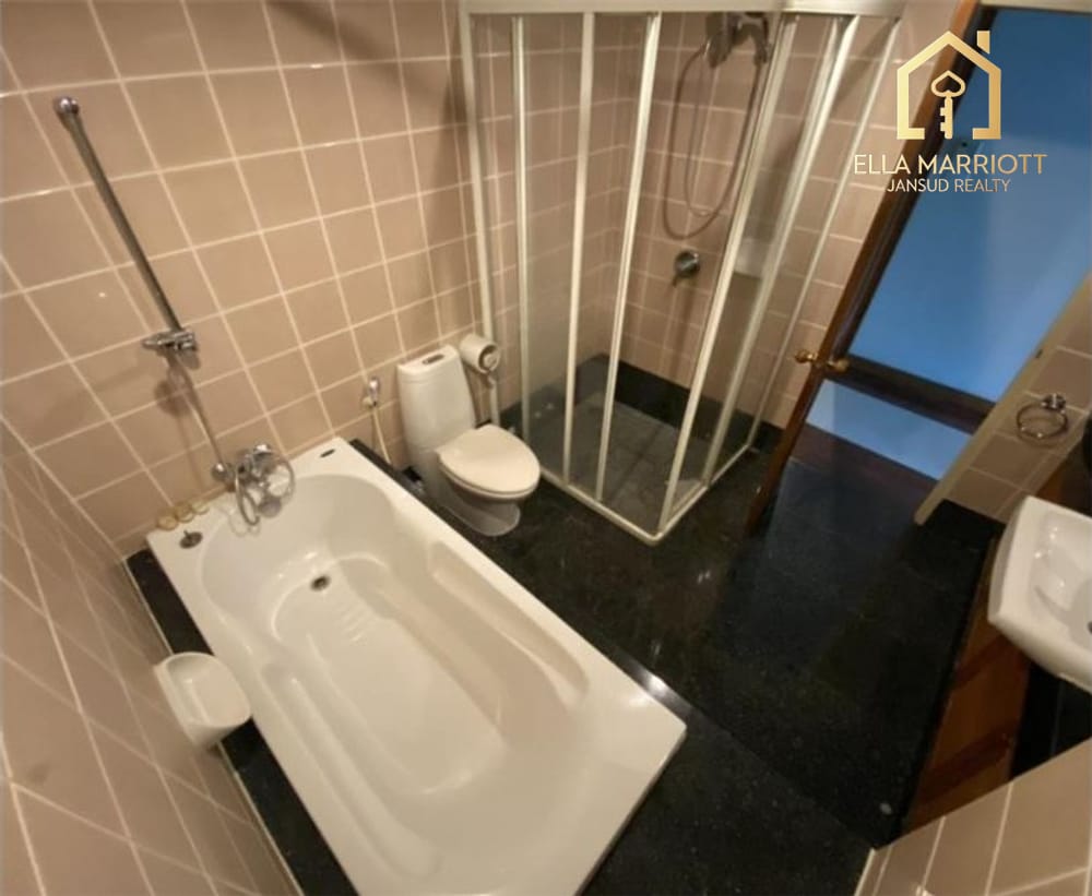 Pet-Friendly 2BR Condo 120sqm | Steps to BTS Chong Nonsi | Sathorn District 10