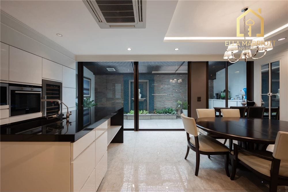 Zu verkaufen: 300 m² haustierfreundliches Reihenhaus in Residence Sukhumvit 65. 4