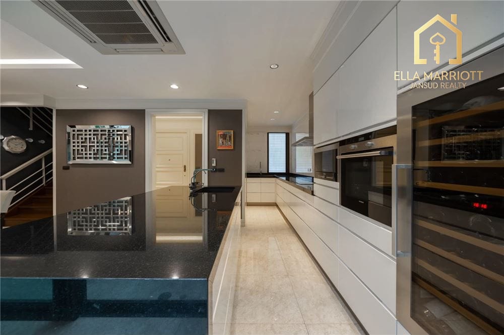 Zu verkaufen: 300 m² haustierfreundliches Reihenhaus in Residence Sukhumvit 65. 6