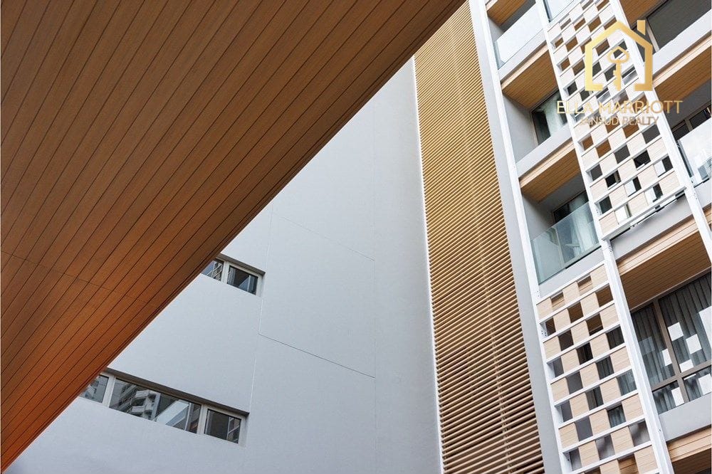 Elegant 2-Bed Condo in Bangkok's Heart 18
