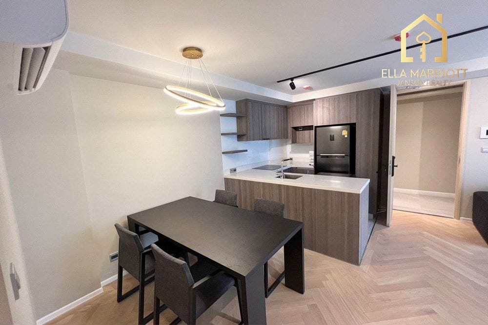 Elegant 2-Bed Condo in Bangkok's Heart 5