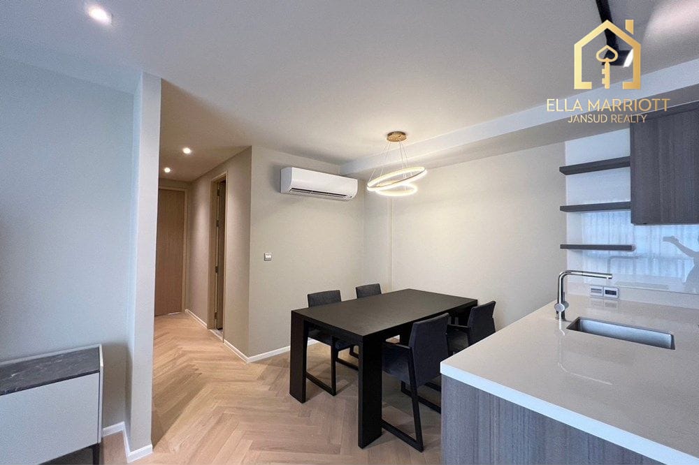 Elegant 2-Bed Condo in Bangkok's Heart 6