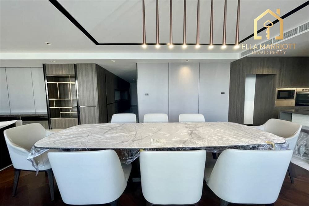 Spacious 3BR Condo 350sqm in Sukhumvit 30 with Grand Open Kitchen and Pet-Friendly Access 5