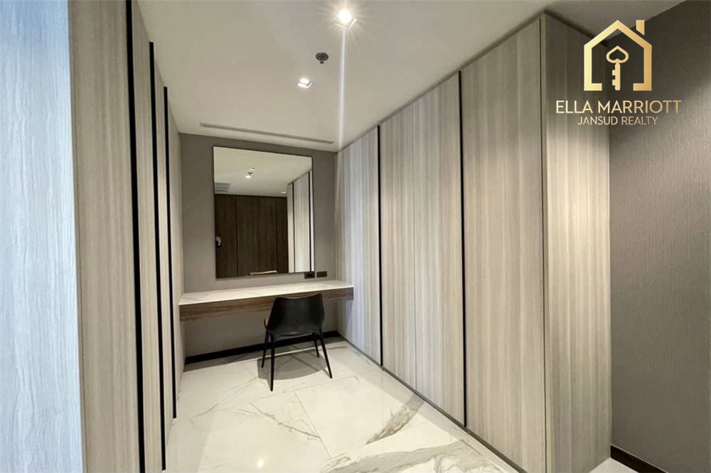 Spacious 3BR Condo 350sqm in Sukhumvit 30 with Grand Open Kitchen and Pet-Friendly Access 9