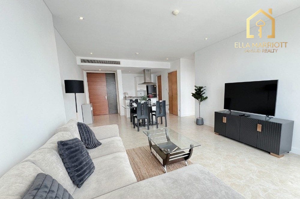 Pet Friendly 2-Bedroom Condo for Sale on High Floor near BTS Ekkamai - Just 7 Mins Walk 2