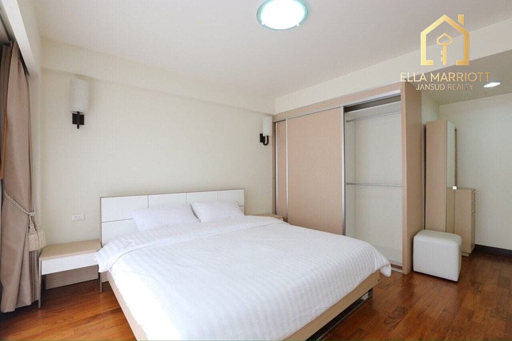 For Rent - Spacious 3 Bedroom Condo in Baan Sukhumvit 14 | 200 sqm 7