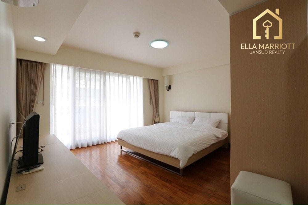 For Rent - Spacious 3 Bedroom Condo in Baan Sukhumvit 14 | 200 sqm 8