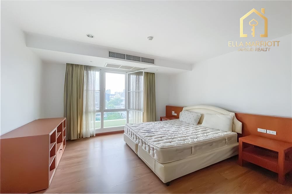 Haustierfreundliche und frisch renovierte 4-Schlafzimmer-Eigentumswohnung in BTS Thonglor. 3