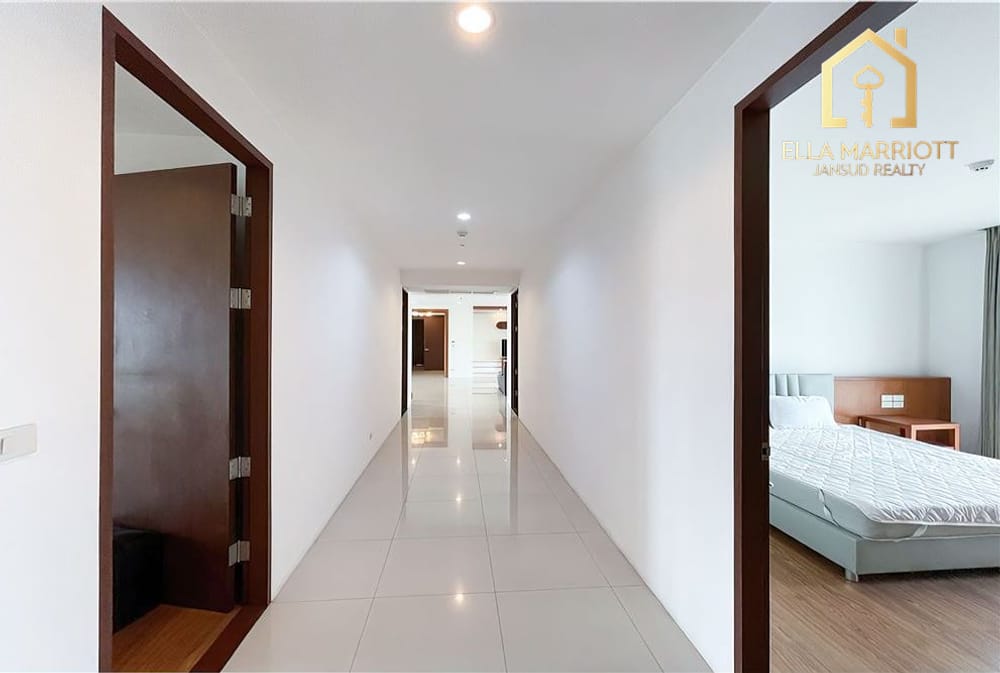 Haustierfreundliche und frisch renovierte 4-Schlafzimmer-Eigentumswohnung in BTS Thonglor. 7