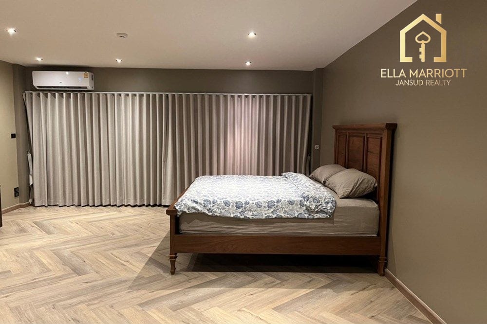 4-Bedroom Townhouse for Sale with Tenant - Newly Renovated Sukhumvit 27 6