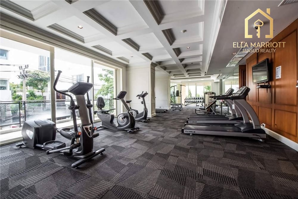 Luxurious 2-BR Royce Condo in Watthana for Rent 12