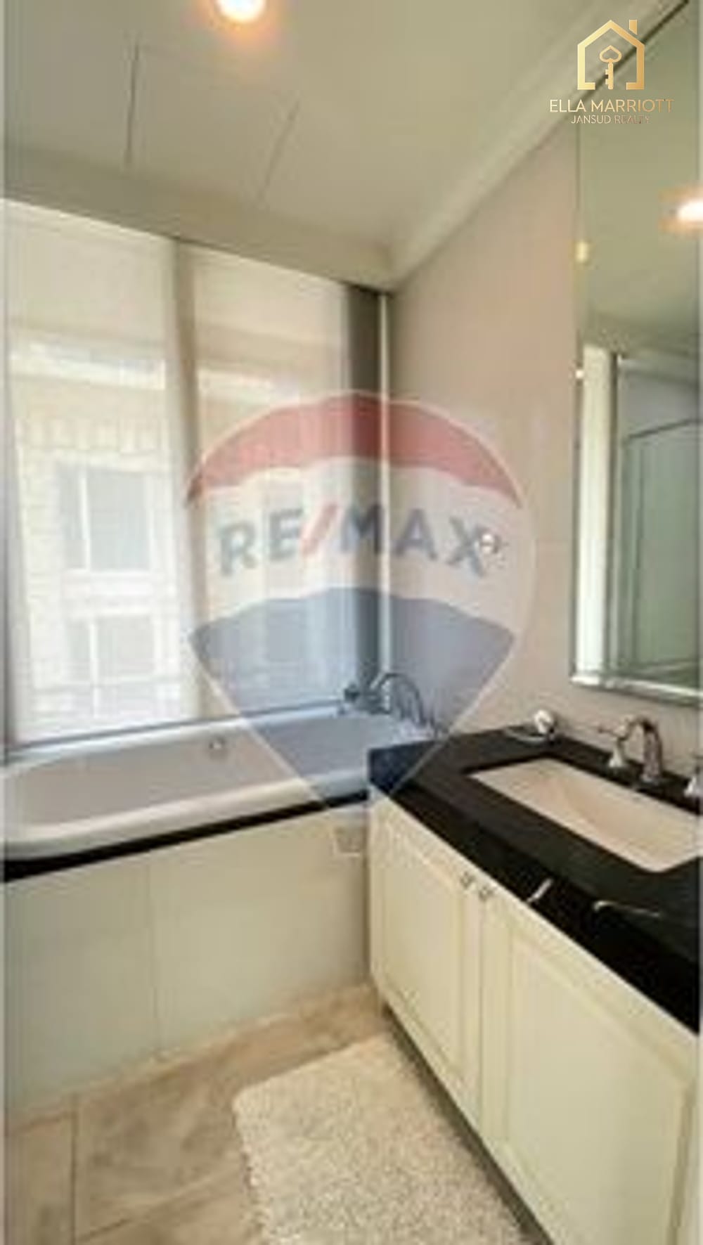 Luxurious 2-BR Royce Condo in Watthana for Rent 5