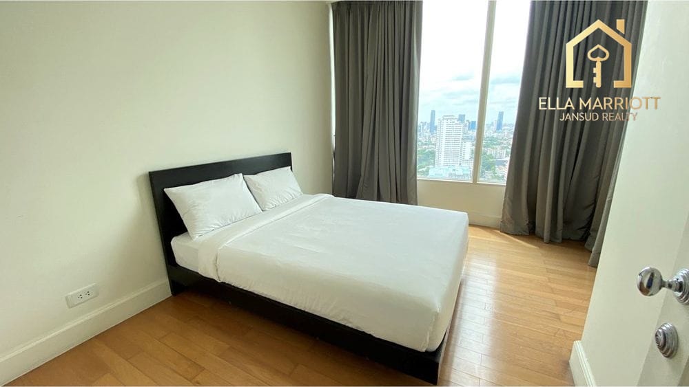 Luxurious 2-BR Royce Condo in Watthana for Rent 7