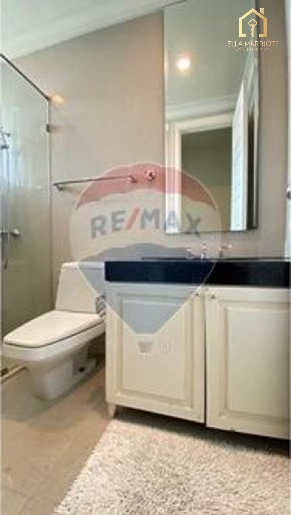 Luxurious 2-BR Royce Condo in Watthana for Rent 8