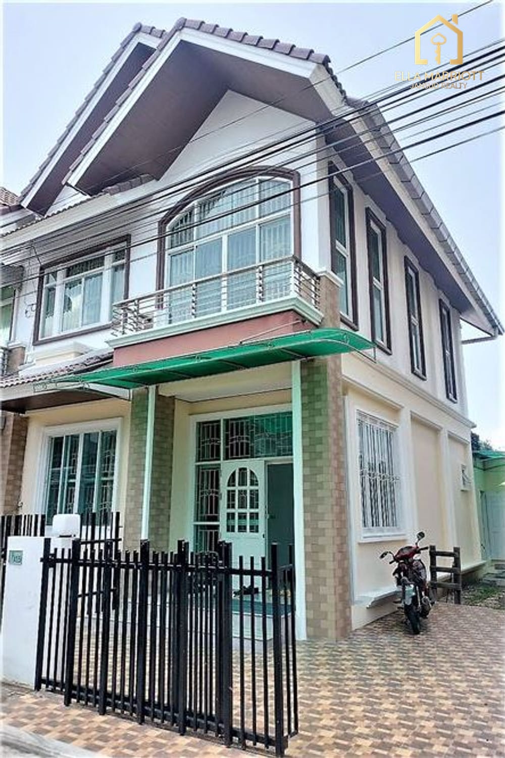 Semi-Detached Townhouse for Sale with Garden Space 2