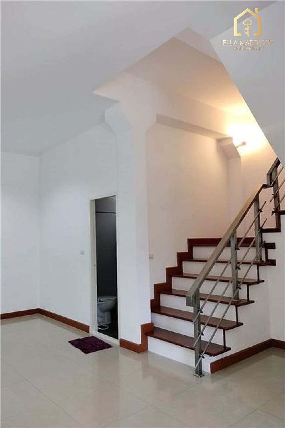 Semi-Detached Townhouse for Sale with Garden Space 27