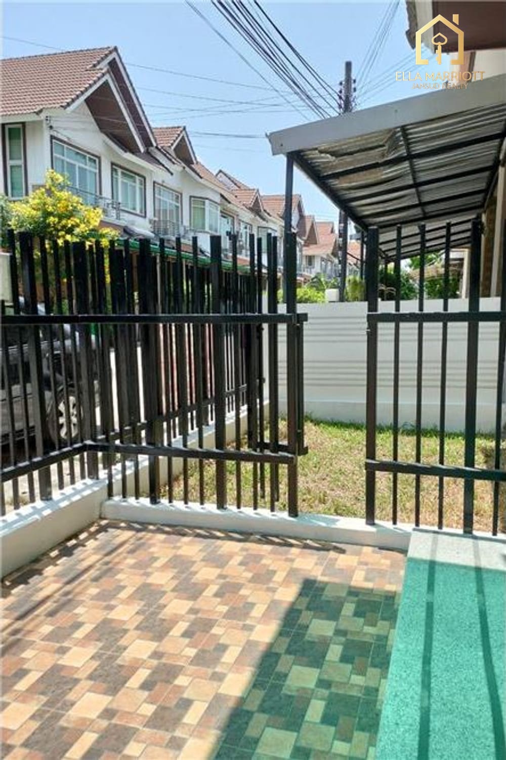 Semi-Detached Townhouse for Sale with Garden Space 31