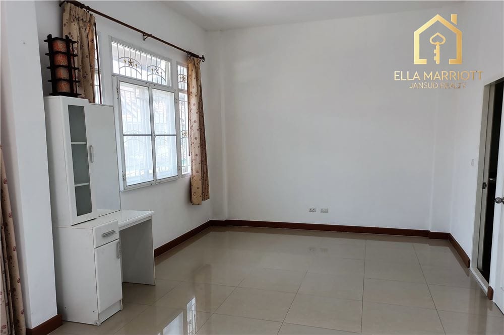 Semi-Detached Townhouse for Sale with Garden Space 47