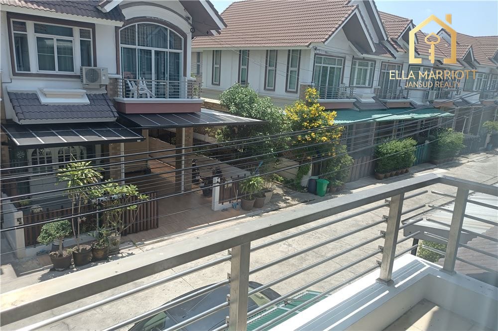 Semi-Detached Townhouse for Sale with Garden Space 49