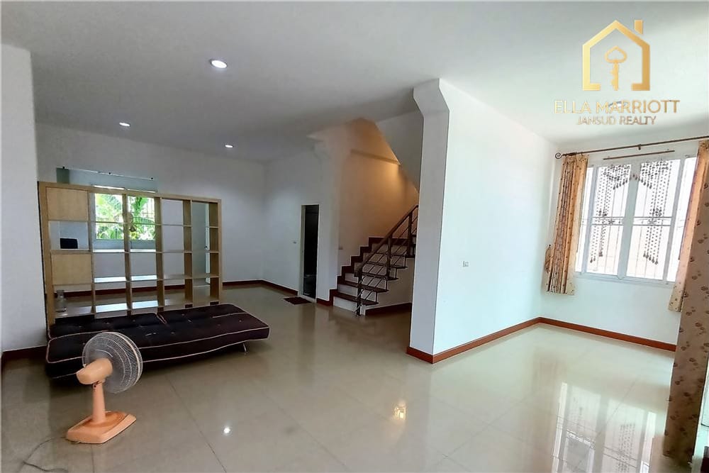 Semi-Detached Townhouse for Sale with Garden Space 51