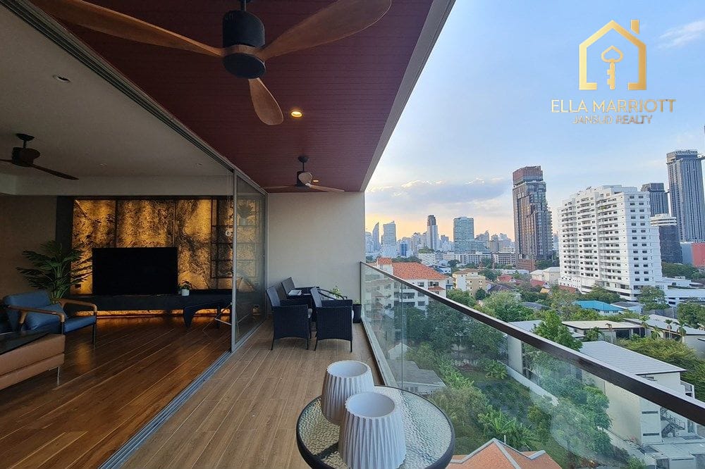 4-Bedroom Condo in Ekkamai Area 3