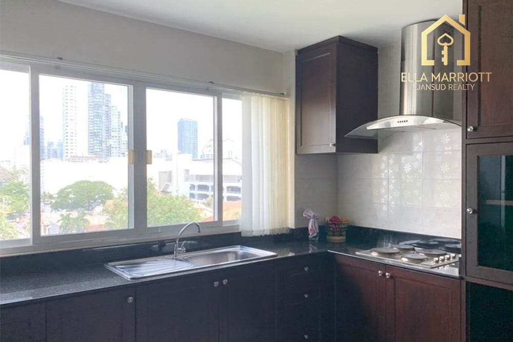 3-Bedroom Condo for Rent in Ekkamai 4