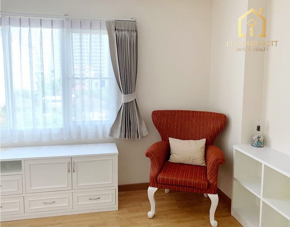 3-Bedroom Condo for Rent in Ekkamai 7