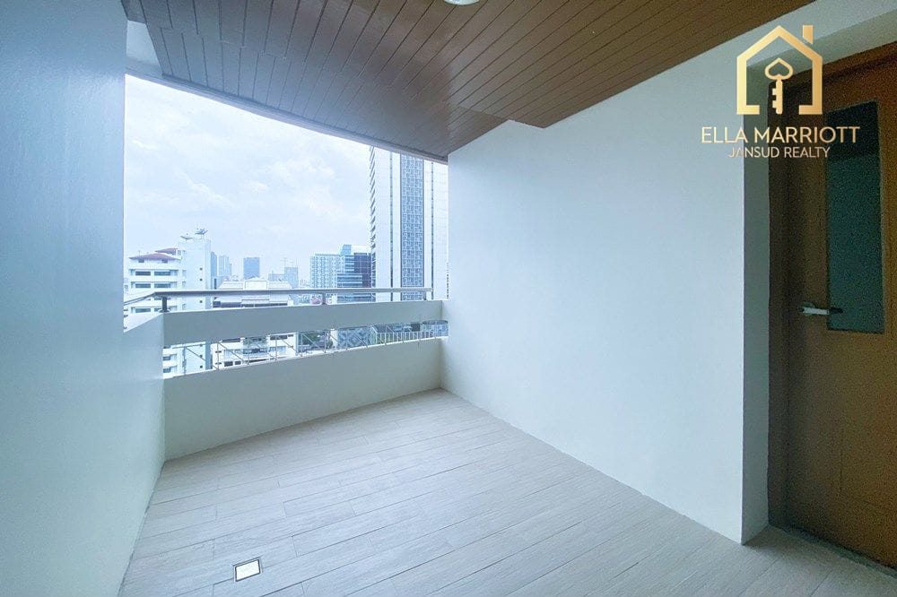 Rent 65K | 180sqm Newly Renovated 2BR | Thonglor | Pet-Friendly 10