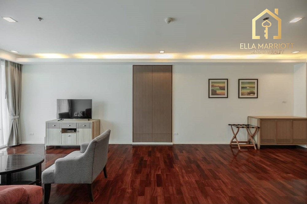 2-Bedroom Condo for Rent Newly Renovated High-Floor in Asoke 3